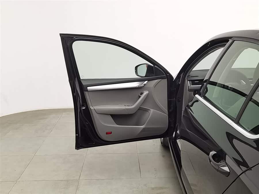 Skoda Octavia 2015 car image #9