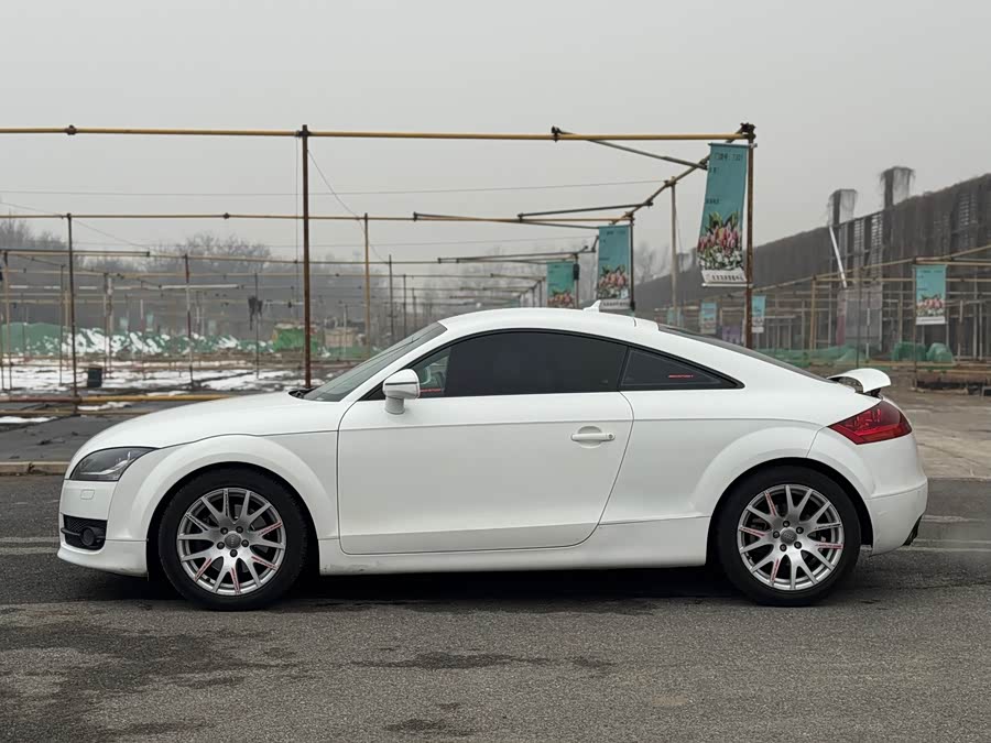 Audi TT 2008 image de voiture #9