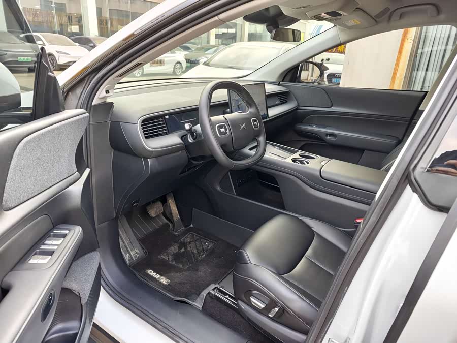 Xpeng G6 2024 صورة سيارة #9