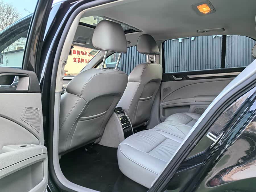 Skoda Superb 2012 imagem de carro #9