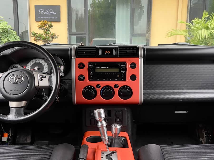 Toyota FJ Cruiser 2014 car image #9