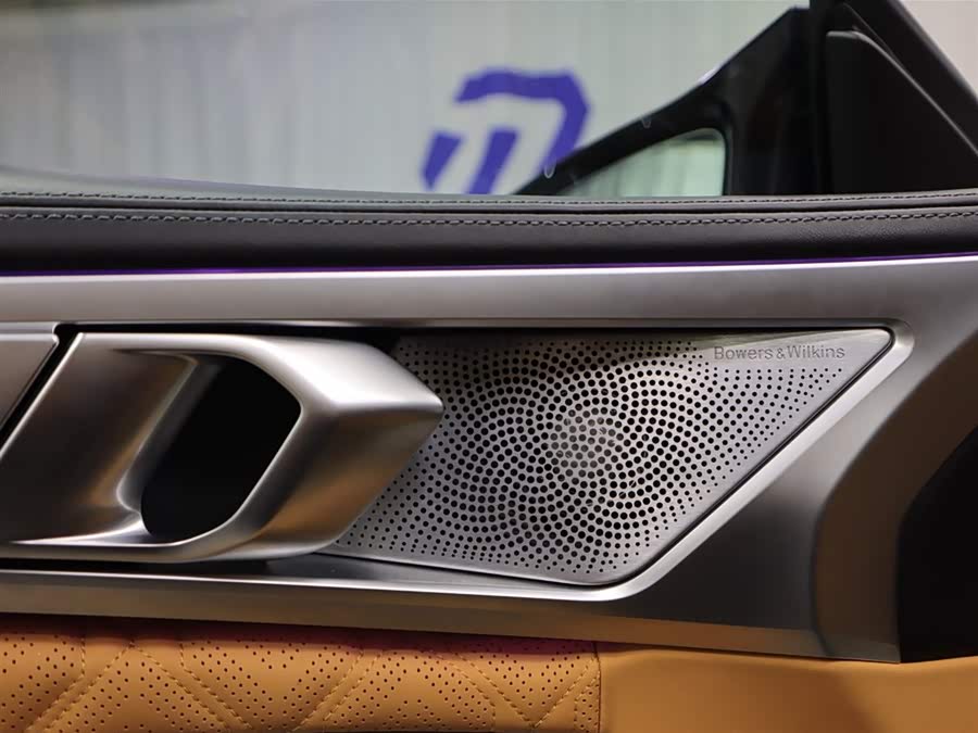 BMW M8 2021 car image #9