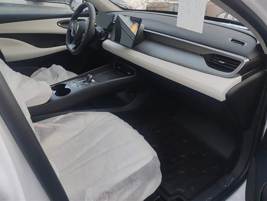 BYD Seal 05 DM-i 2025 car image #9