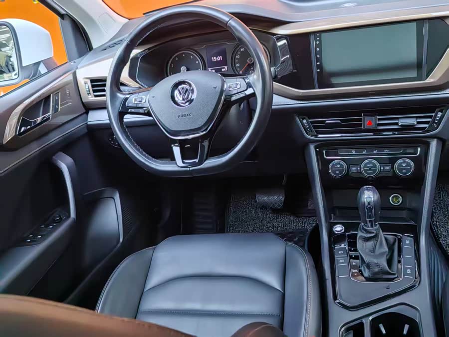 Volkswagen Tharu 2020 car image #9