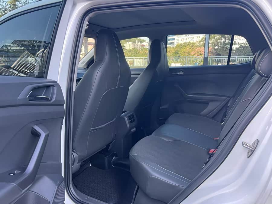 Volkswagen T-Cross 2020 car image #9