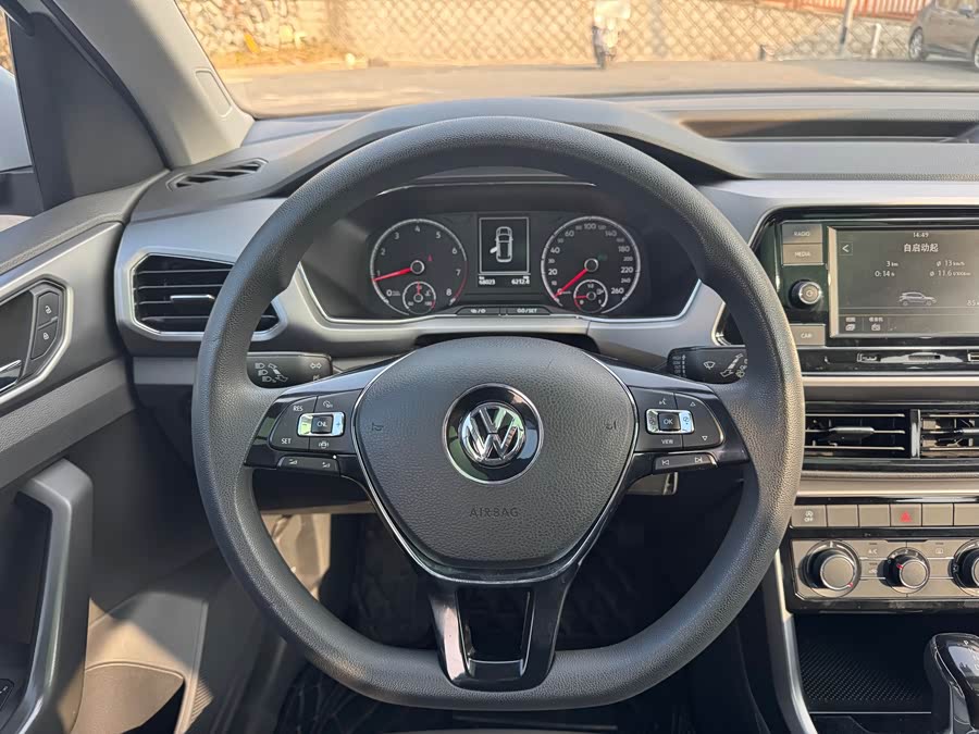 Volkswagen T-Cross 2019 #9 Volkswagen T-Cross 2019 car image #9
