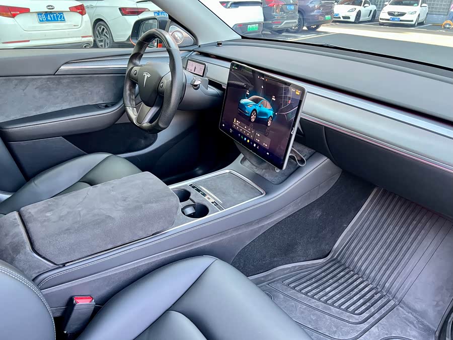 Tesla Model Y 2022 car image #9