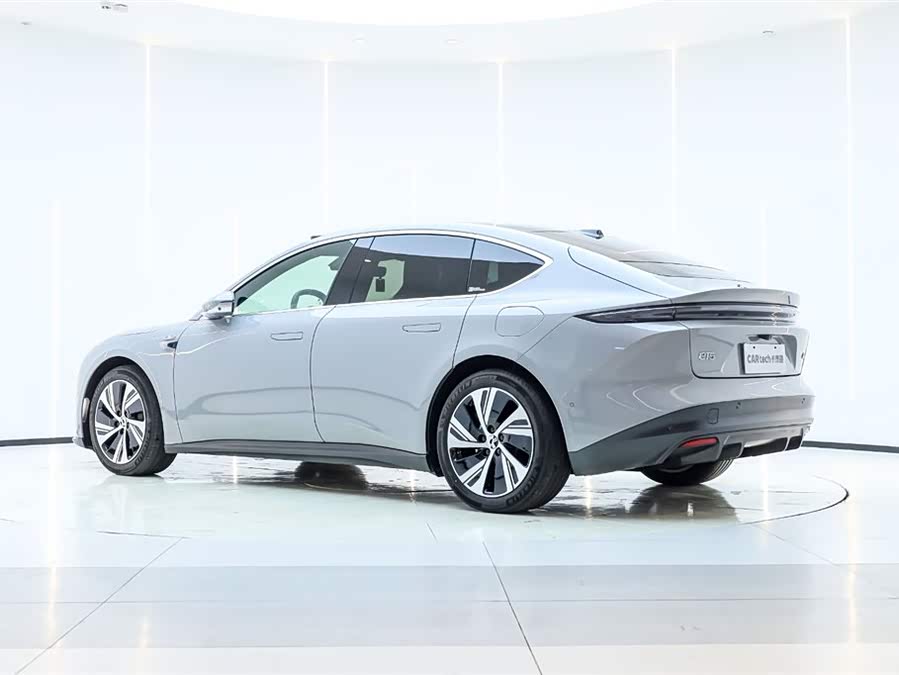 NIO ET5 2024 car image #9