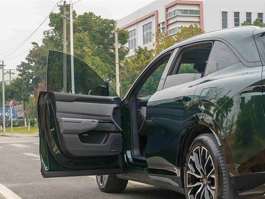 Zeekr 7X 2025 car image #9