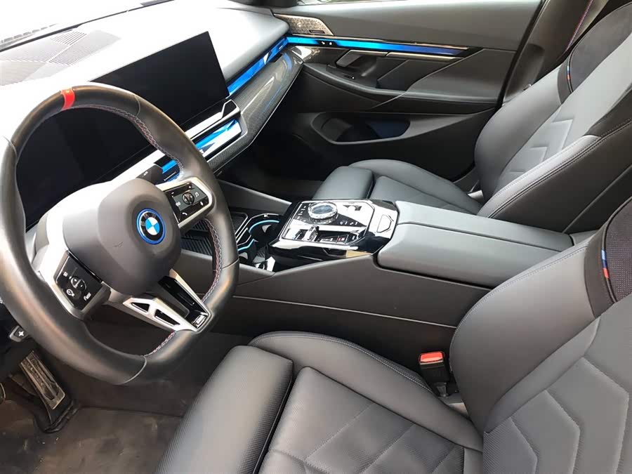 BMW i5 M60 2024 car image #9
