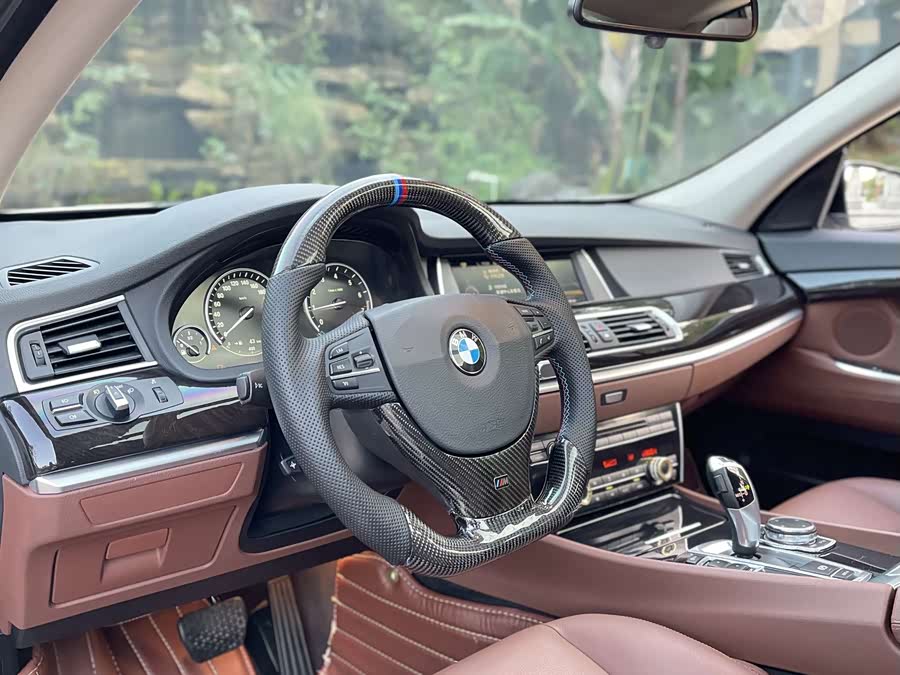 BMW 5 Series GT 2016 صورة سيارة #9