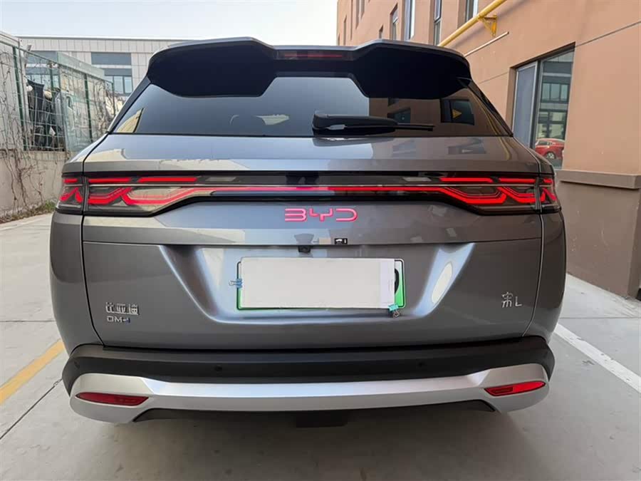 BYD SongL DM-i 2024 #9 BYD SongL DM-i 2024 car image #9