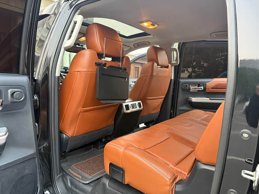 Toyota Tundra 2015 immagine di auto #9