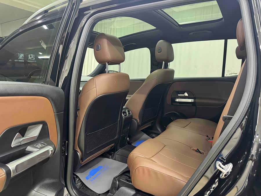 Mercedes-Benz GLB Class 2021 car image #9