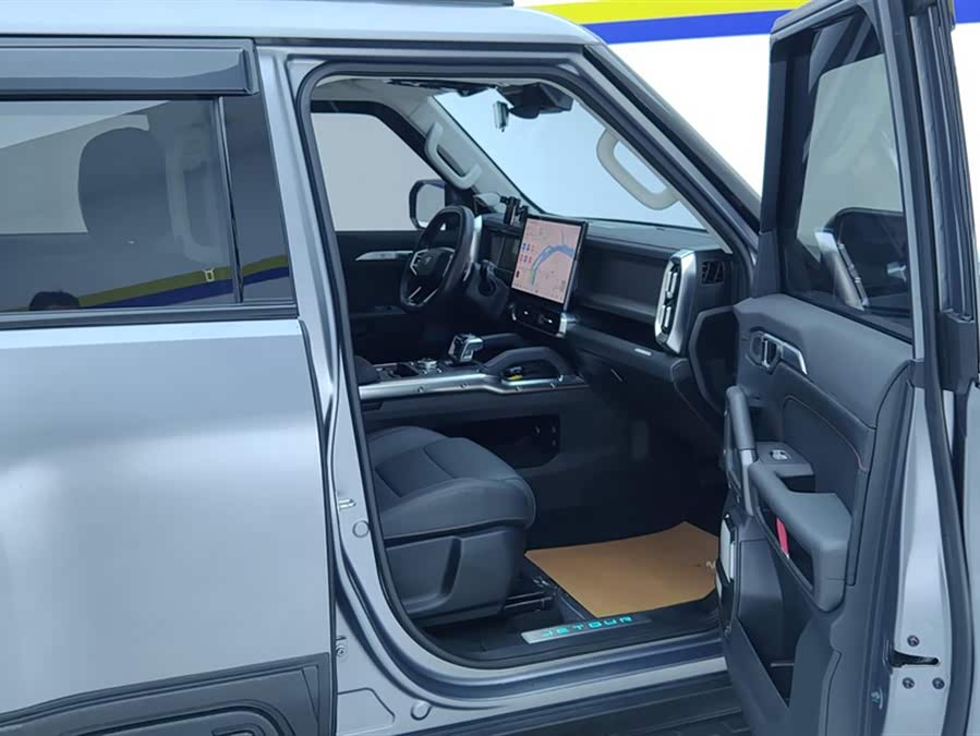 Jetour Traveller 2024 car image #9