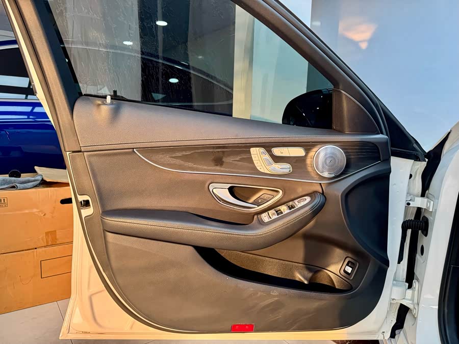 Mercedes-Benz C Class 2020 car image #9