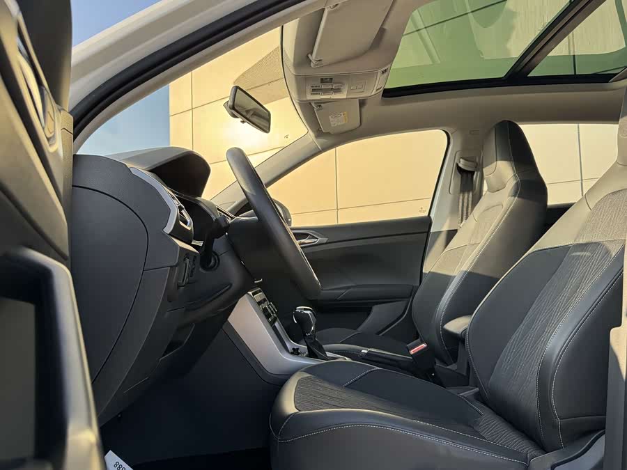 Volkswagen T-Cross 2021 car image #9