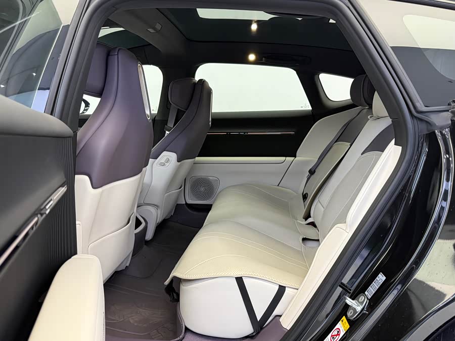 Avatr 12 2025 car image #9