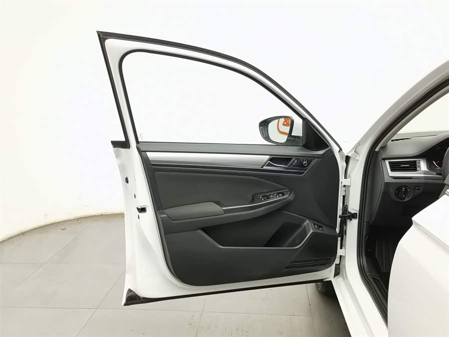 Volkswagen Bora 2022 car image #9