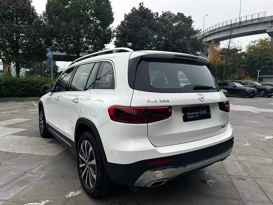 Mercedes-Benz GLB Class 2024 car image #9