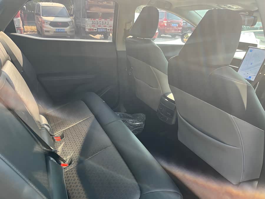 Toyota bZ3 2023 صورة سيارة #9