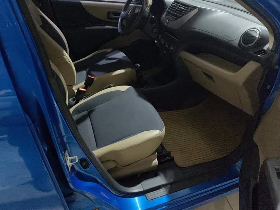 Suzuki 2013 car image #9