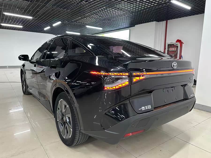 Toyota bZ3 2024 صورة سيارة #9