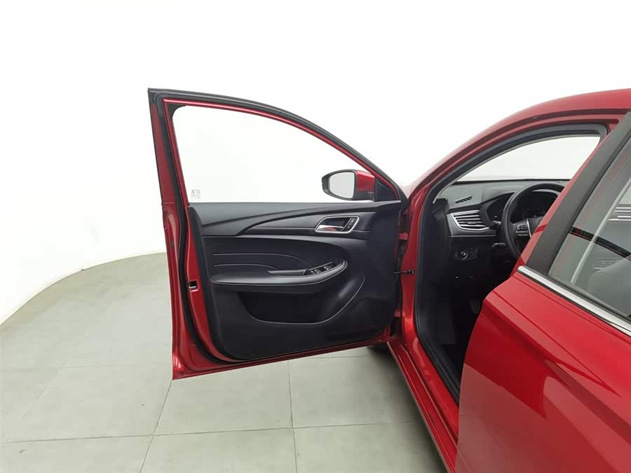 Roewe i5 2019 car image #9