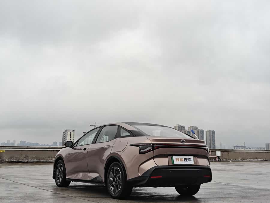 Toyota bZ3 2023 immagine di auto #9