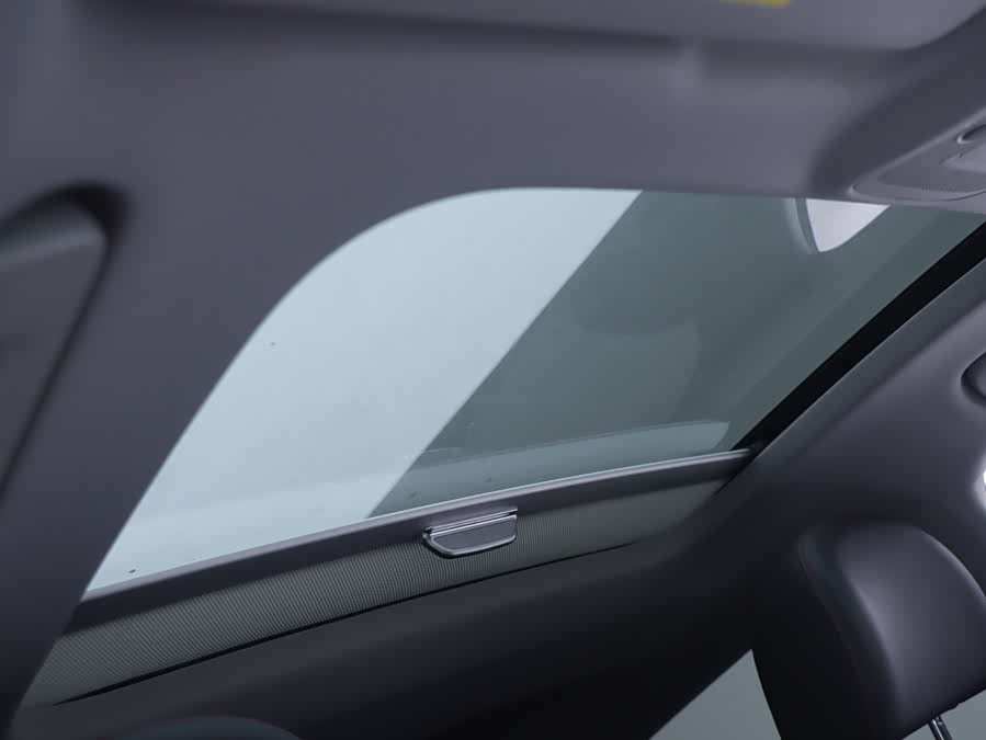 Audi Q2L 2020 car image #9