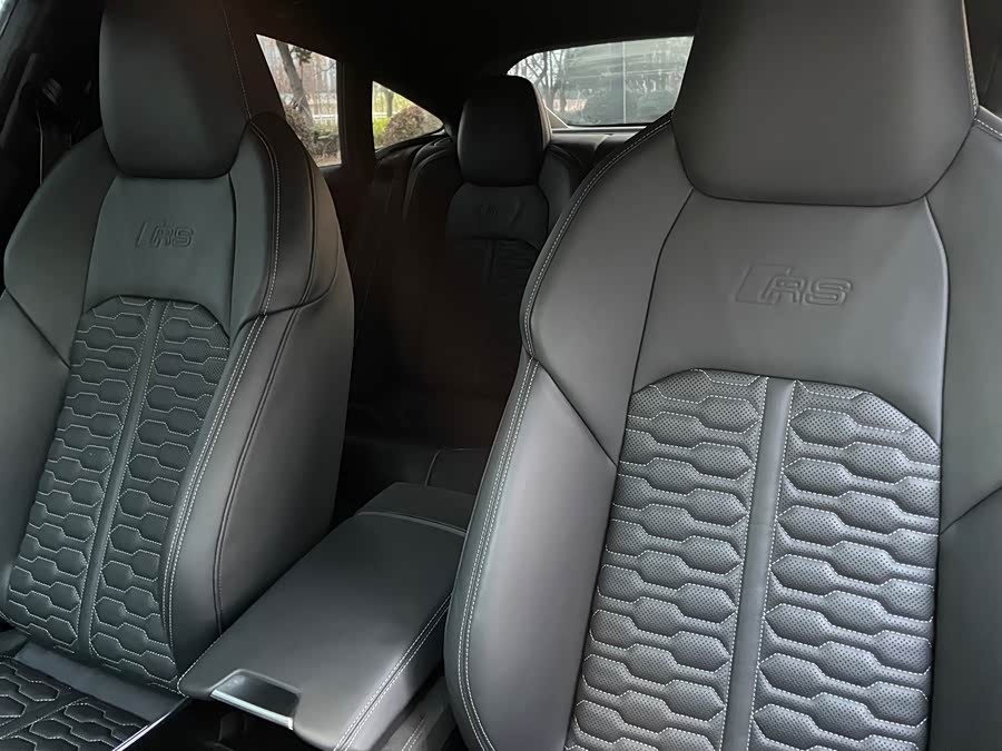 Audi RS 7 2021 car image #9