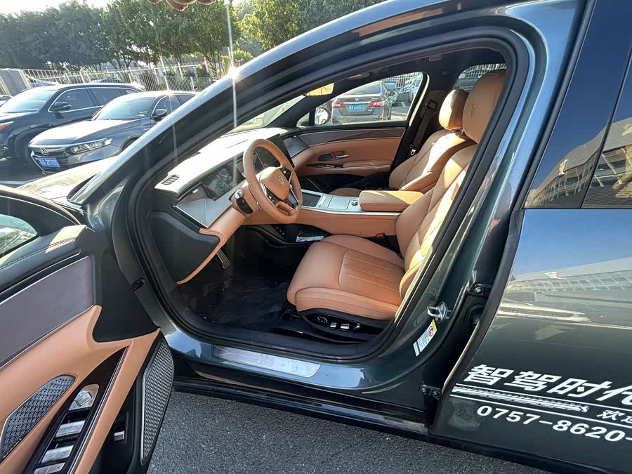 BYD HanL 2025 car image #9