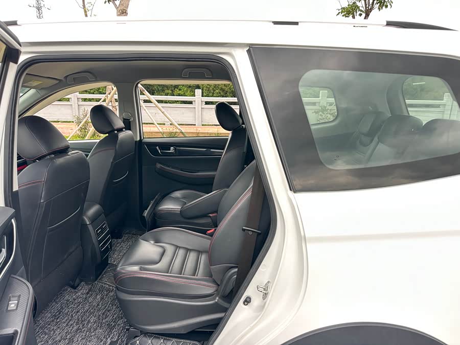 Forthing SX6 2020 #9 Forthing SX6 2020 car image #9