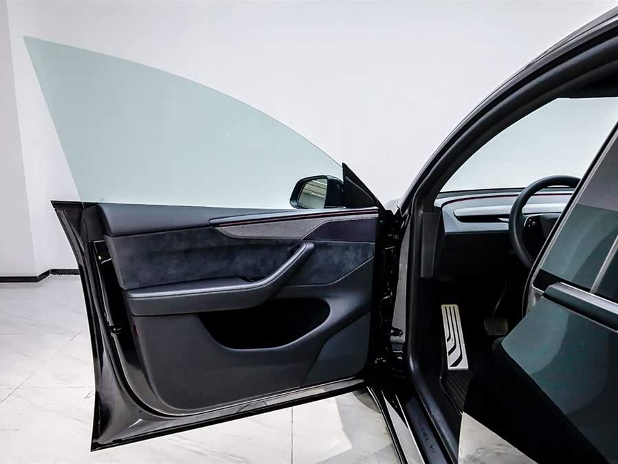 特斯拉 Model Y L 2025 汽车图片 #9