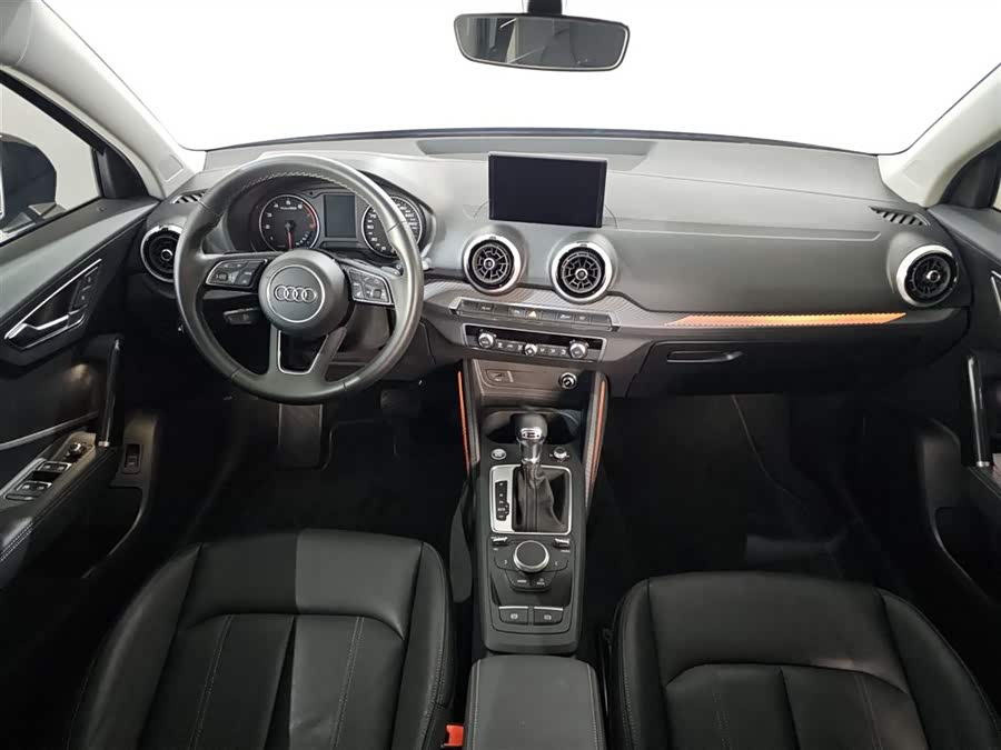 Audi Q2L 2021 car image #9