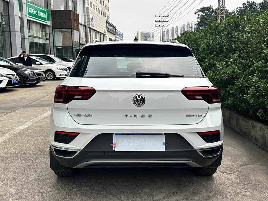 Volkswagen T-Roc 2021 car image #9