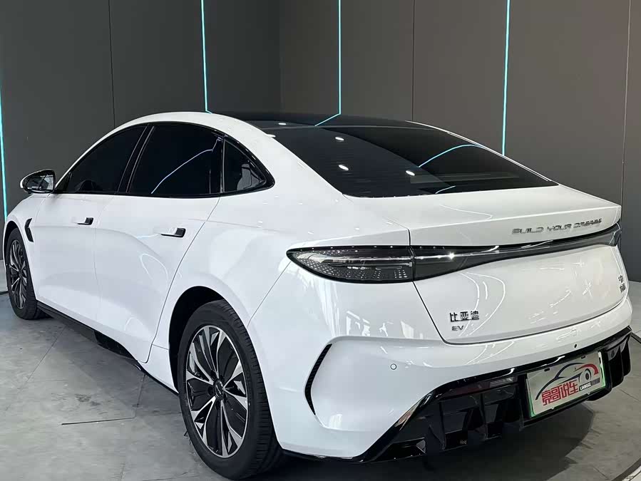 BYD Seal 2024 car image #9