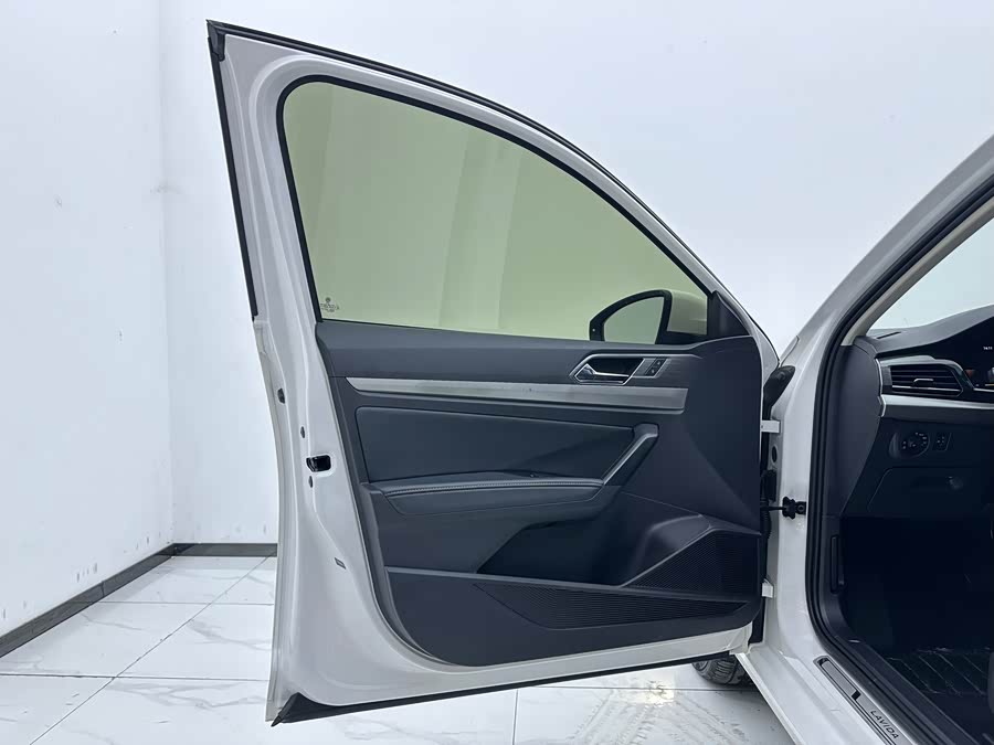 Volkswagen Lavida 2022 car image #9