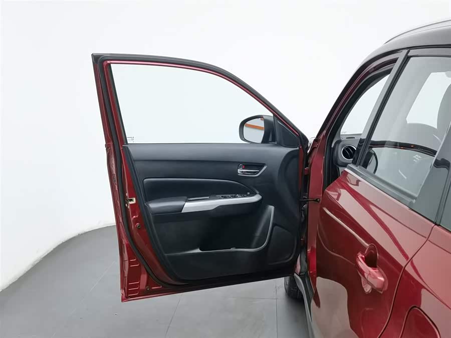 Suzuki Vitara 2017 car image #9