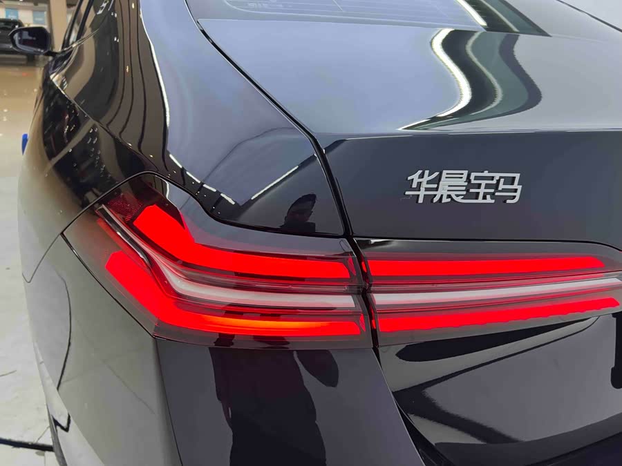 BMW 5 Series 2025 #9 BMW 5 Series 2025 car image #9