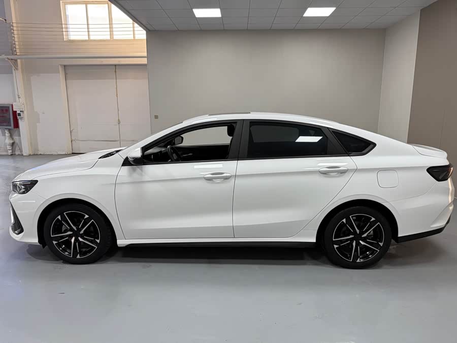 GEELY Binray 2022 car image #9