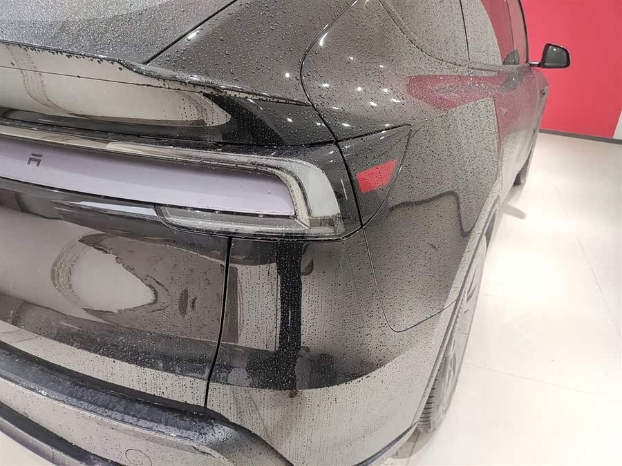 特斯拉 Model Y L 2025 汽车图片 #9