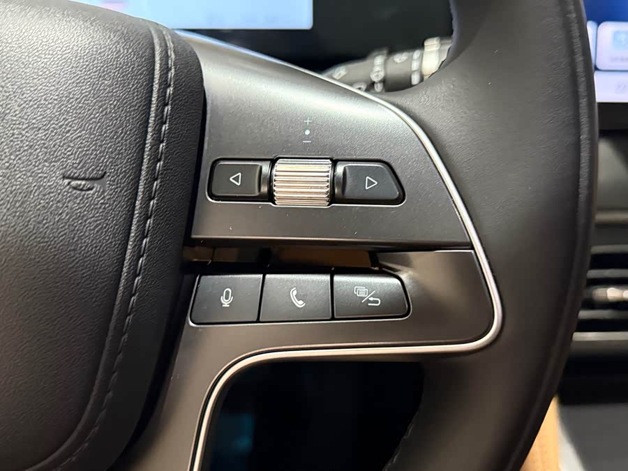BYD SongL DM-i 2024 car image #9