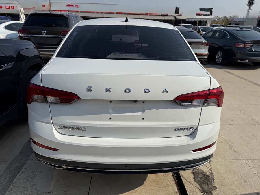 Skoda Rapid 2020 car image #9
