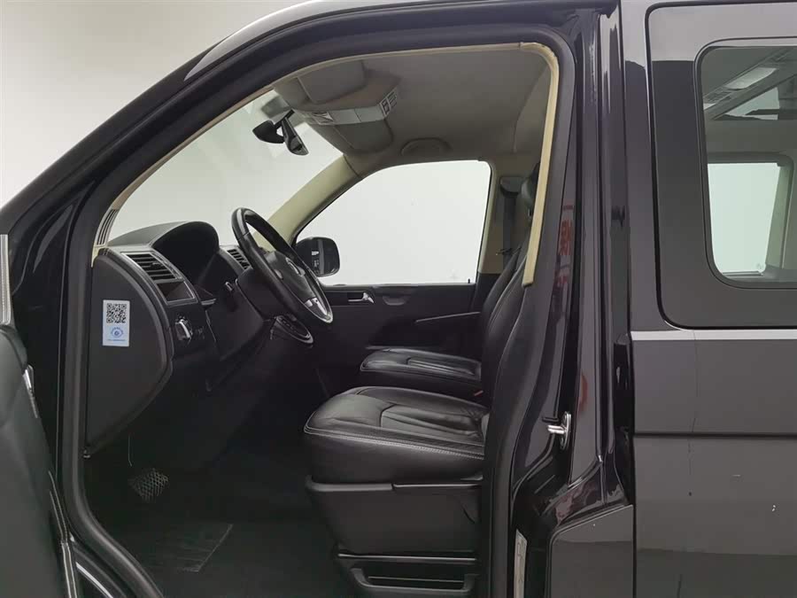 Volkswagen Caravelle 2016 car image #9