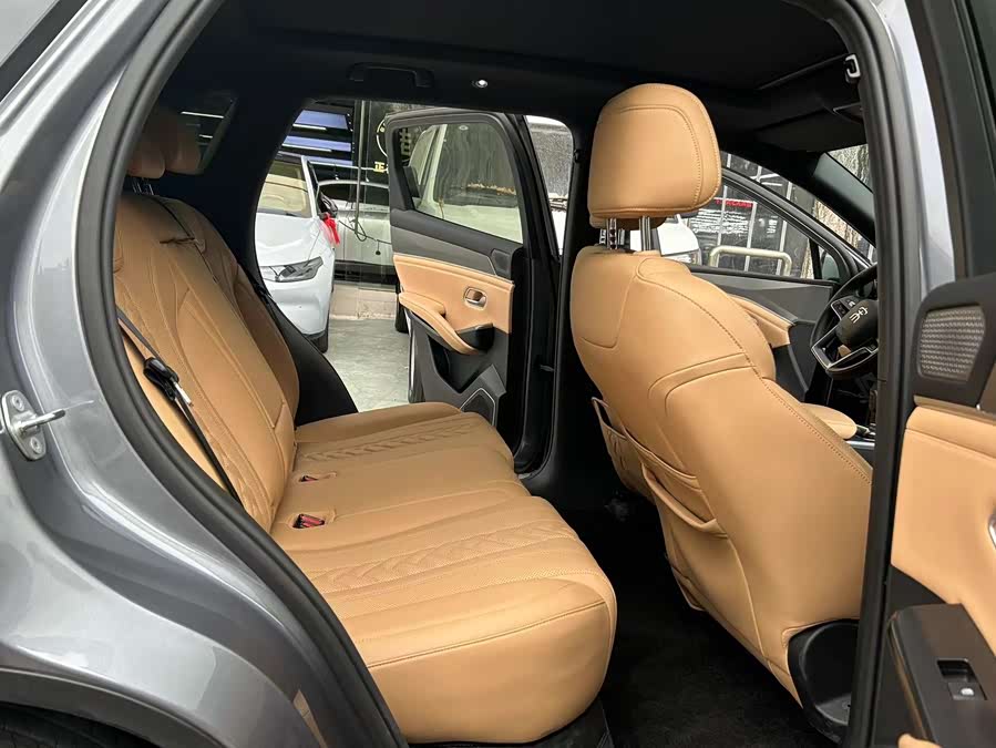 BYD SongL DM-i 2025 car image #9