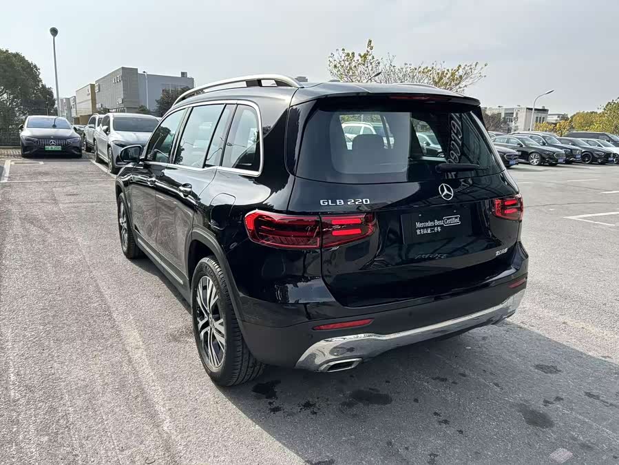 Mercedes-Benz GLB Class 2025 immagine di auto #9