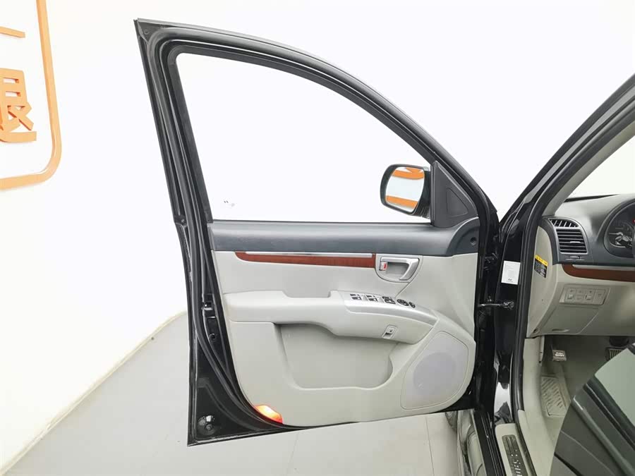 Hyundai Santa Fe Classic 2008 car image #9