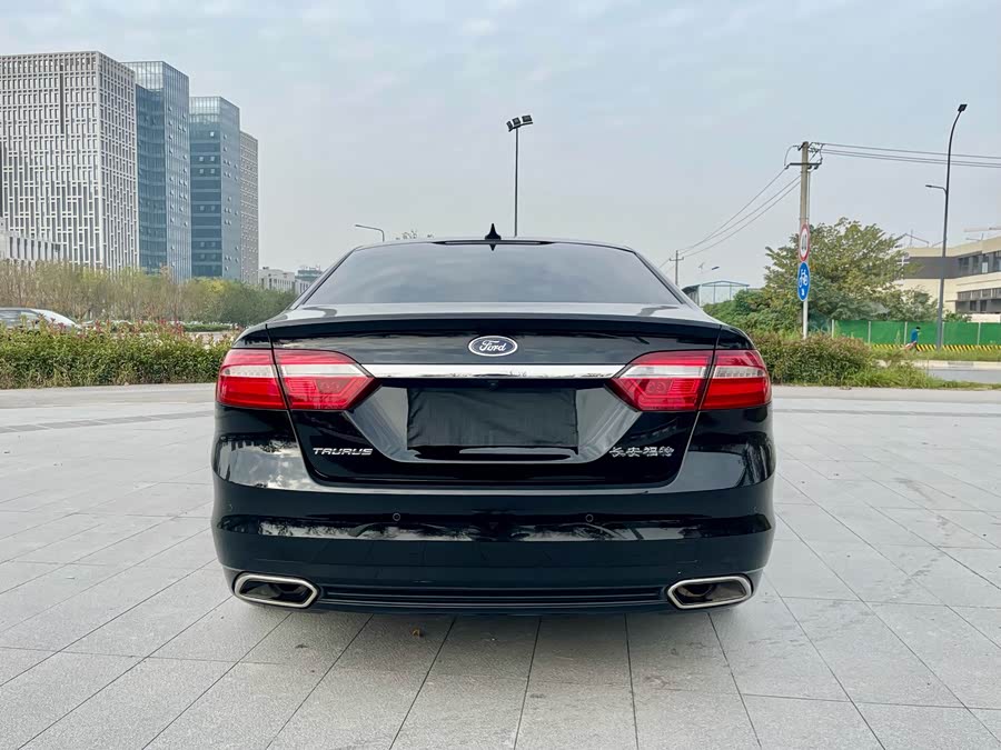 Ford Taurus 2017 car image #9