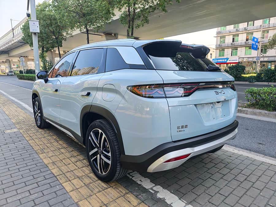 BYD SongL DM-i 2025 #9 BYD SongL DM-i 2025 car image #9